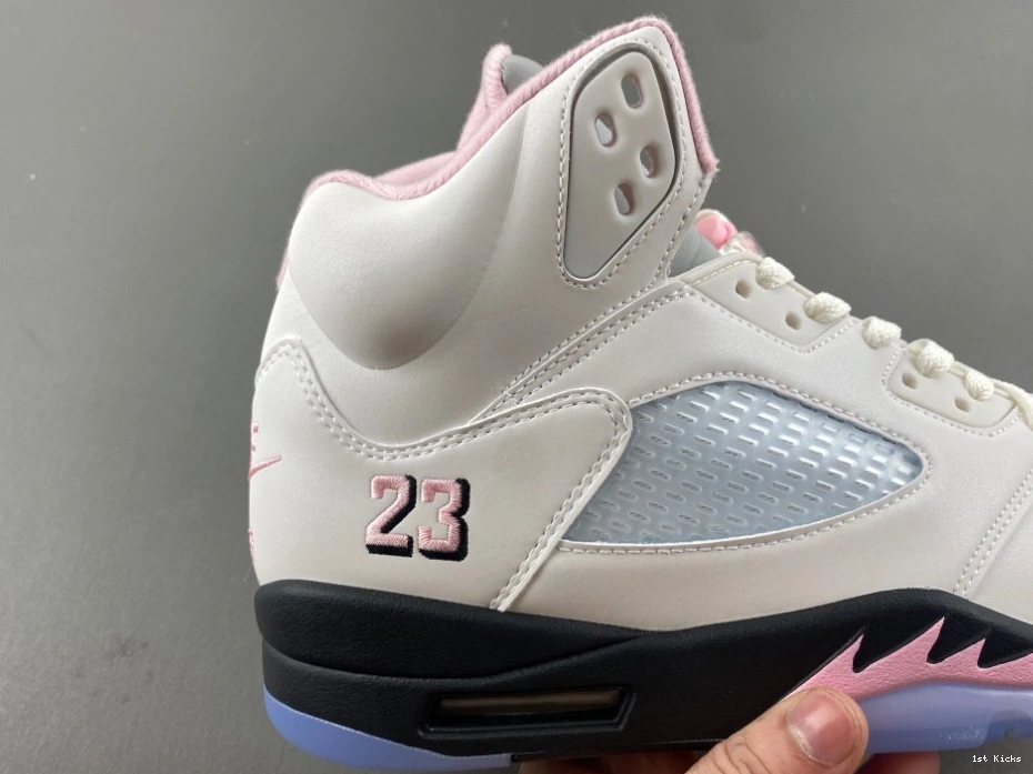 Medium  Men's HQ7978-102 5 Soft Pink Jordan Retro 1124